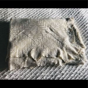 Vintage crochet coverlet / bedspread 🛏